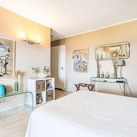 Du Port By Interhome شقة سان تروبيه