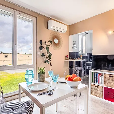 Du Port By Interhome شقة سان تروبيه