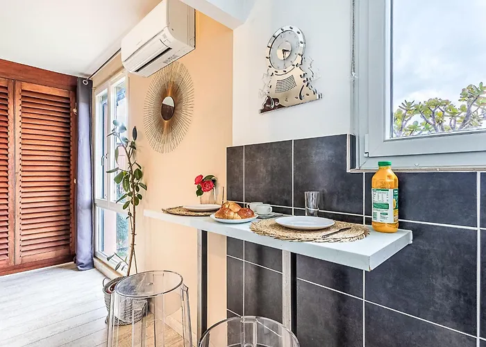 Du Port By Interhome Saint-Tropez